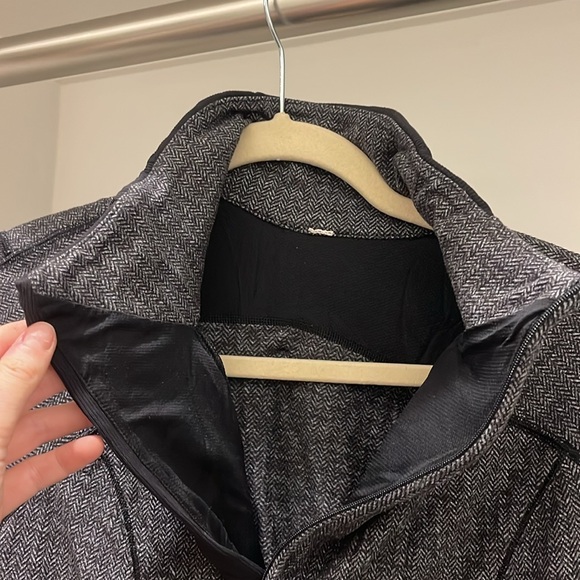 Lululemon 1/2 Zip - Picture 9 of 16